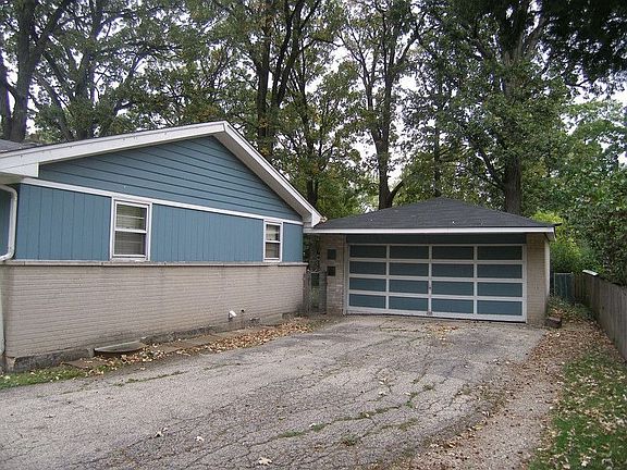 5th image of 118 N Elmwood Ave