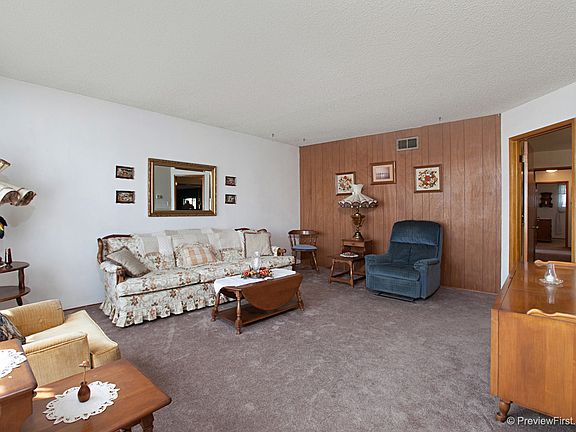 4th image of 4156 Amoroso St