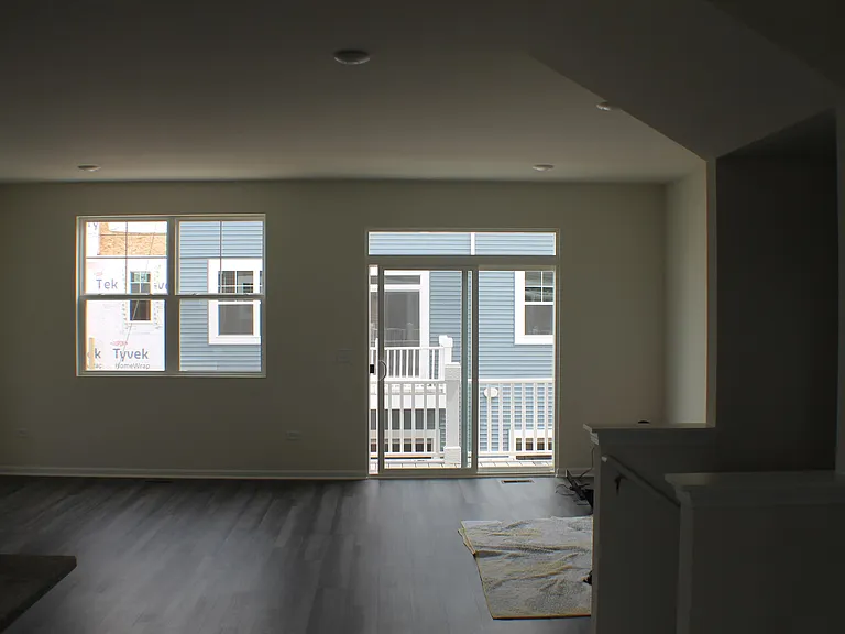 1601 Albany St — Photo 8