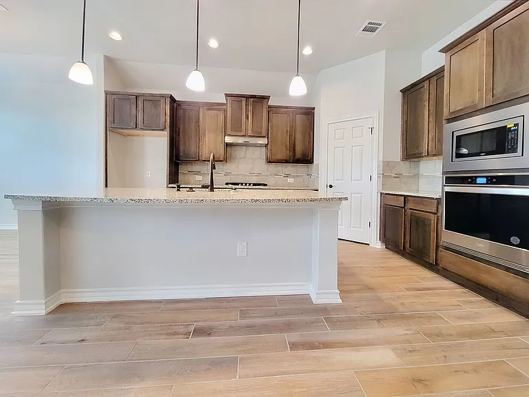 4413 Royal Oak Blvd — Photo 5