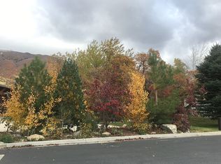 858 N Oakridge Dr, Farmington, UT 84025
