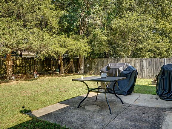 715 N Franklin Ave-23