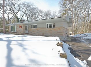 10300 Pines Pkwy, Lambton Shores, ON N0M 1T0