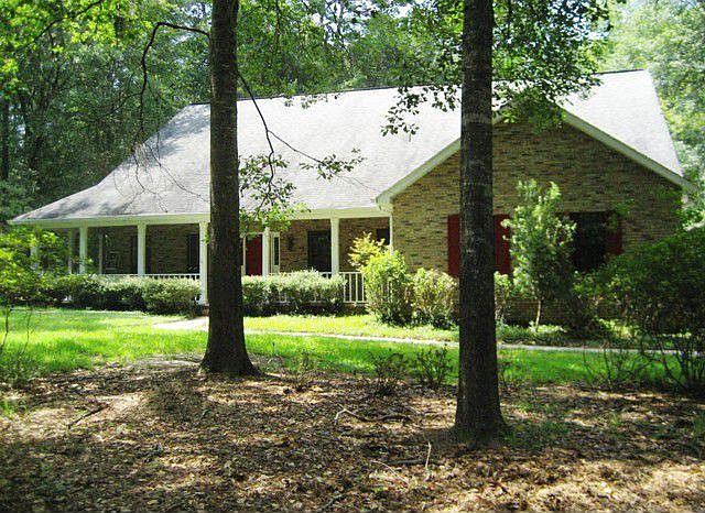 Spacious home on 2 acres!