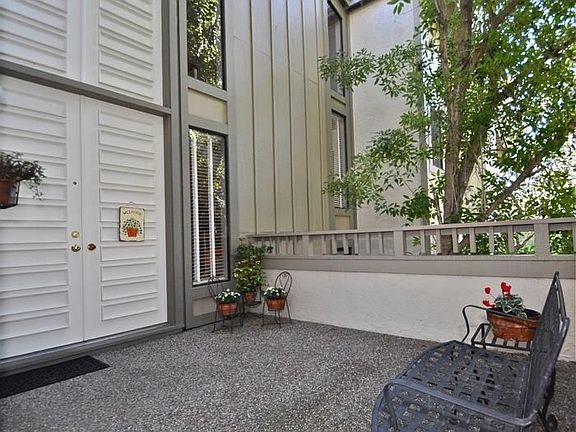 2nd image of 690 Sand Hill Cir