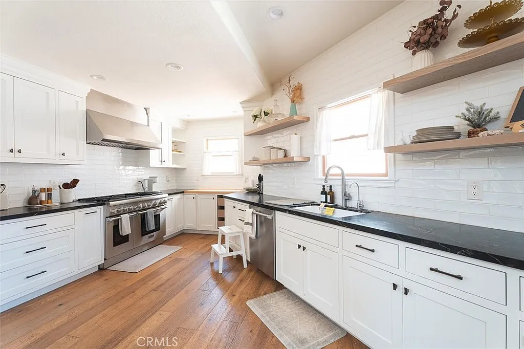 4 bed, 2022 sqft, $6,500 — Photo 4