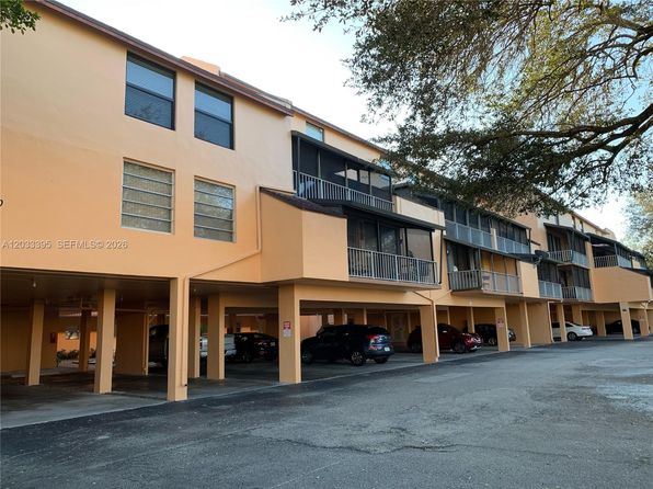 400 Commodore Dr APT 308