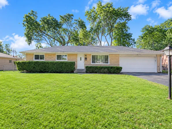 879 E Holly Way, Palatine, IL 60074