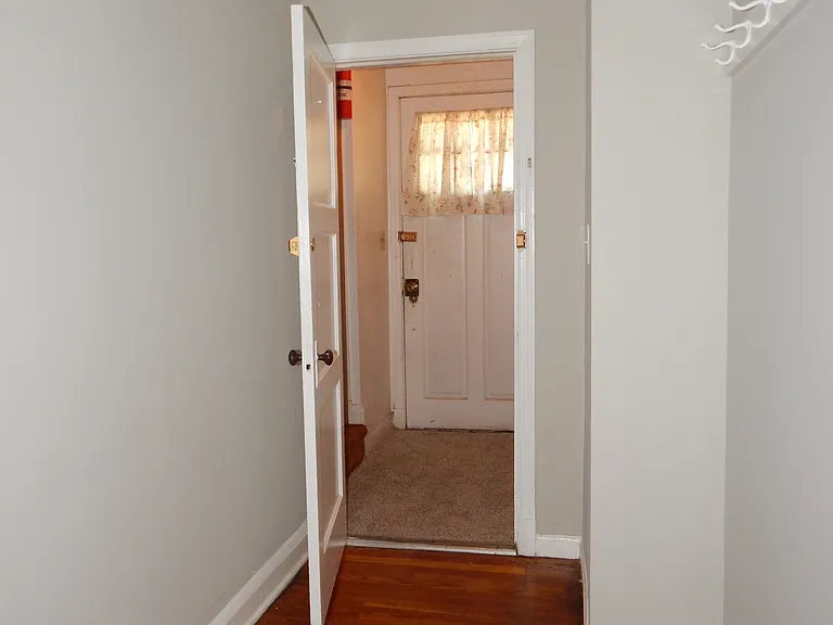 6115 Parkway Dr #1 — Photo 3
