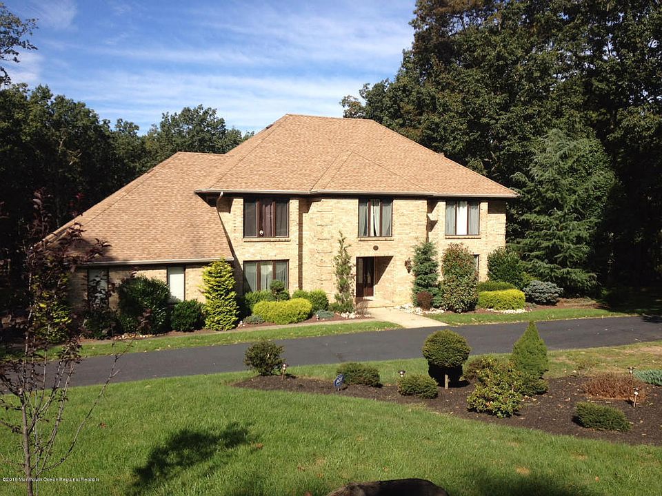 1st image of 15 Cheryl Ln