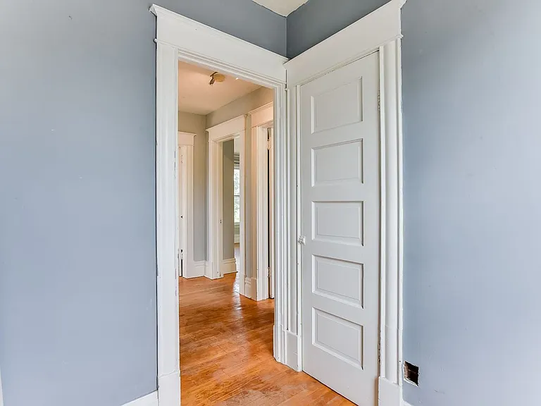 775 Jessamine Ave E — Photo 14