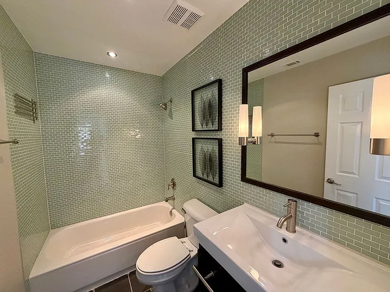 276 Heatherstone St — Photo 22
