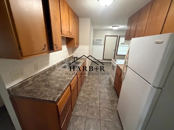 204 11th Ave NW #903, Austin, MN 55912