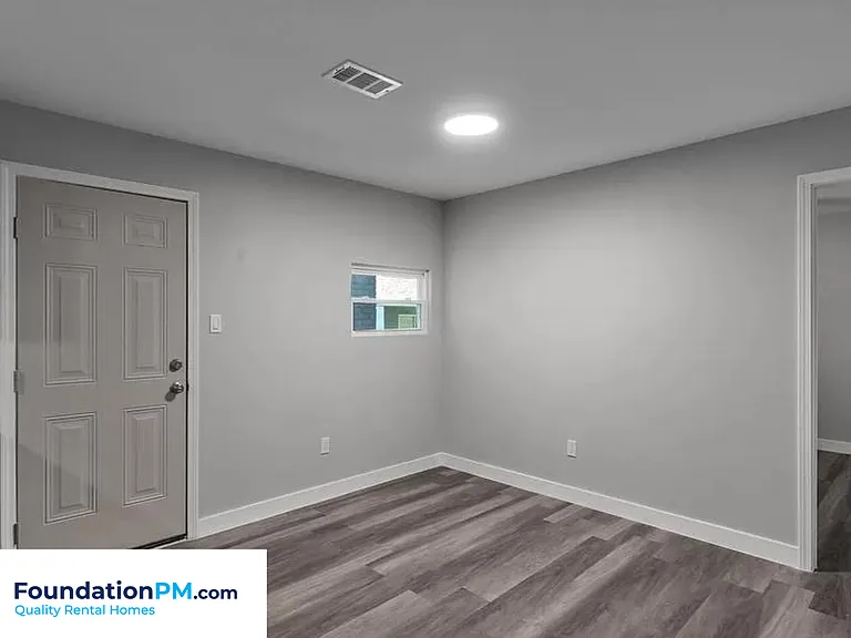 2435 Alcy Manor Ln #104 — Photo 3