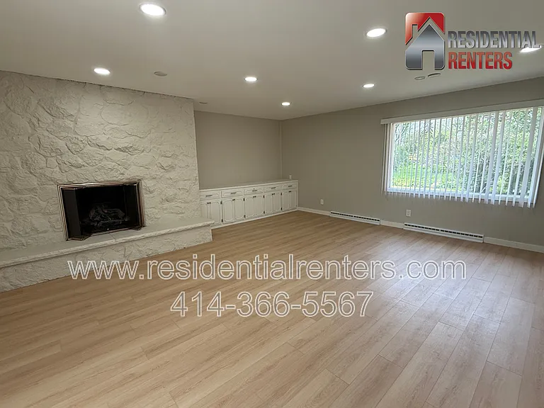 205 N 165th St — Photo 3