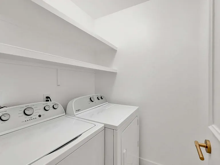 21702 Superior Ln — Photo 15
