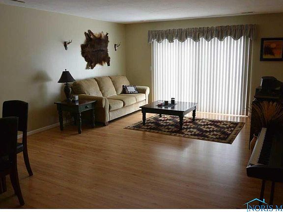 5th image of 2524 W Village Dr