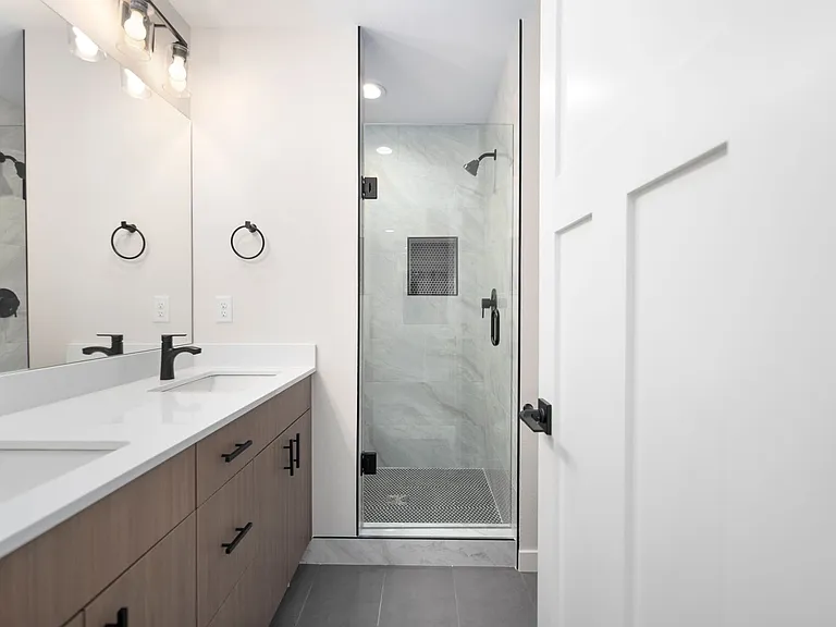 18545 Woodside Dr SE — Photo 24