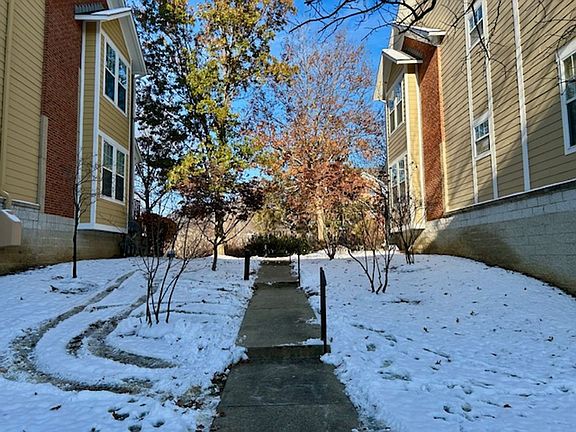 3rd image of 6606 Reserve Dr