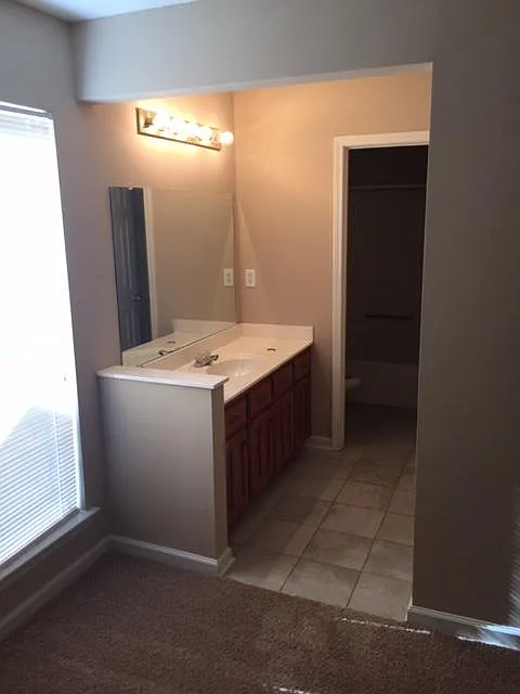 3 bed, 1200 sqft, $1,600 — Photo 4