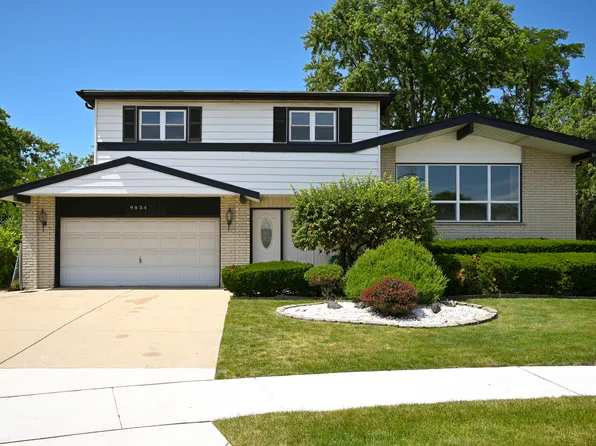 9834 N Maynard Ter, Niles, IL 60714