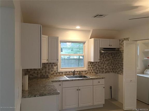 4th image of 617 Beach Ave