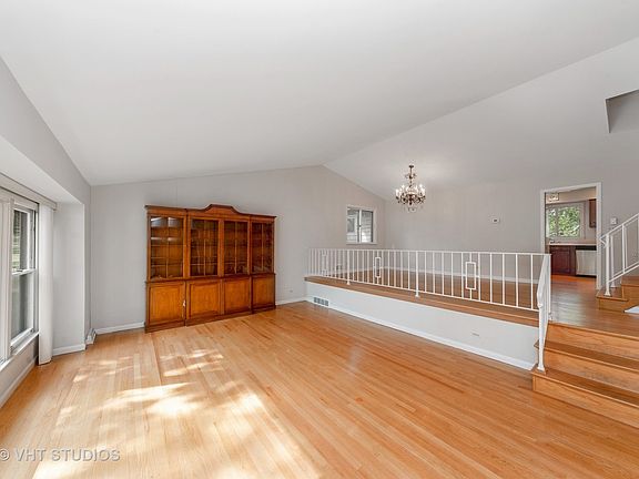 3rd image of 116 Eastwood Dr