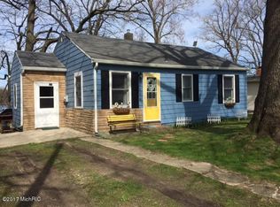 23700 Lake Shore Dr, Gobles, MI 49055