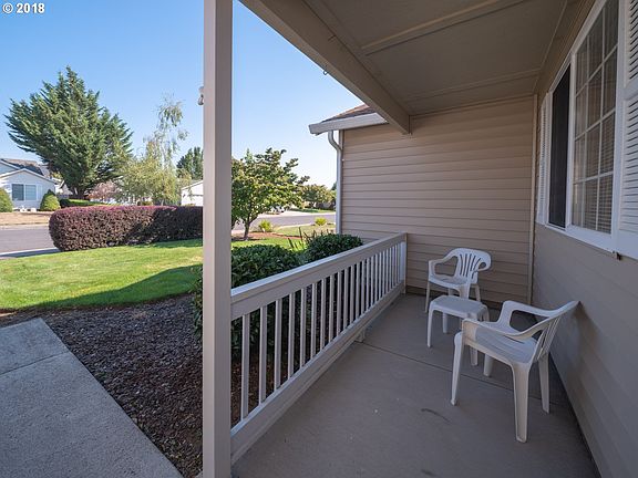 3rd image of 16307 NE 81st St
