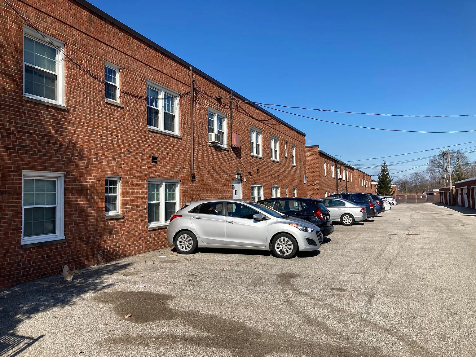 2075 Warrensville Center Rd — Photo 4