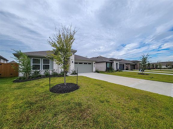 4th image of 12921 Ocean Breeze Ln