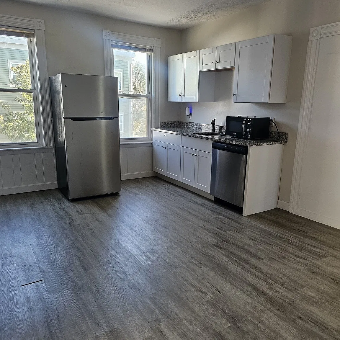 3 bed, 1.0 bath, $2,500 — Photo 3