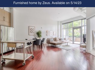 8210 Crestwood Heights Dr APT 430, McLean, VA 22102