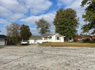 323 Rasch Ct, Ballwin, MO 63021