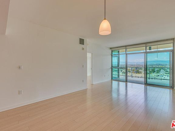 5th image of 13700 Marina Pointe Dr Unit 1119