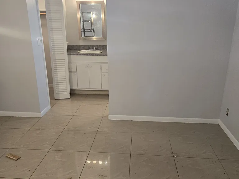 490 SE 19th Ave #107 — Photo 14