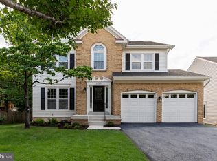 3599 Beech Down Dr, Chantilly, VA 20151