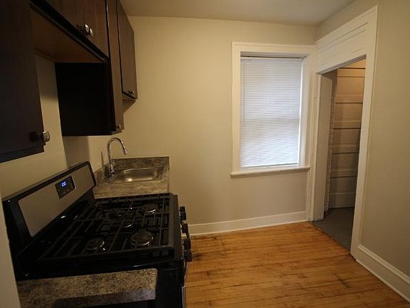 4th image of 4948 W Berteau Ave #1