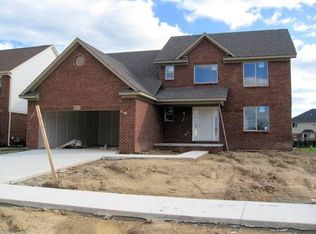16427 Sunflower Dr, Brownstown, MI 48173
