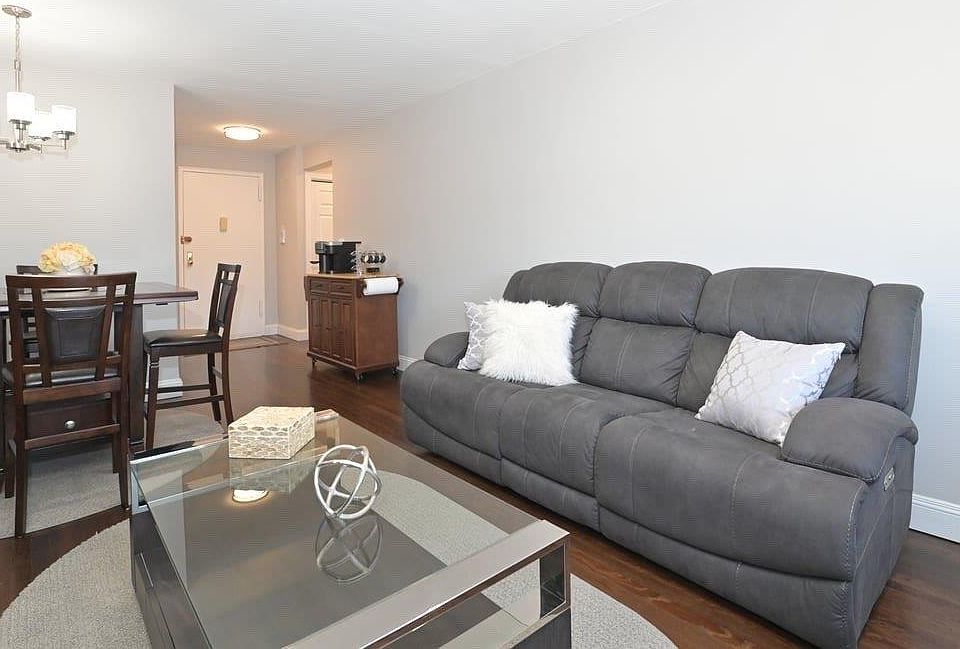 1st image of 6 Birchwood Court #5H