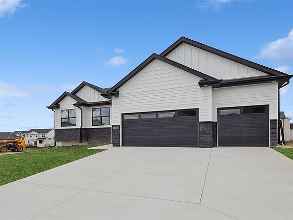 2nd image of 2550 SE Kettleridge Ln
