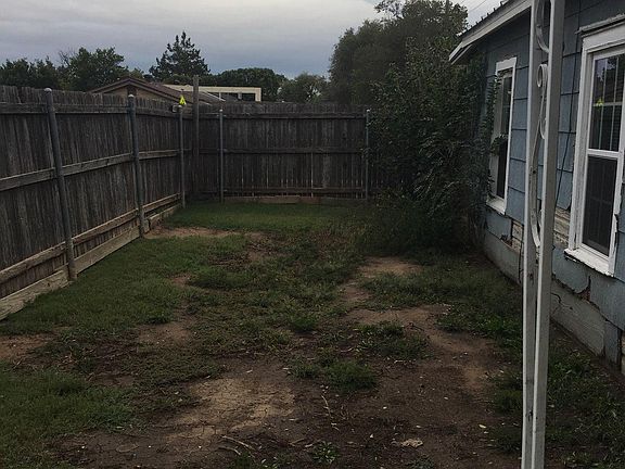 5th image of 1906 Wolflin Ave