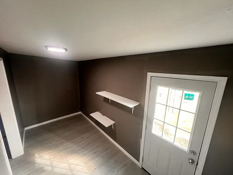 1012 Hancock Ave — Photo 3