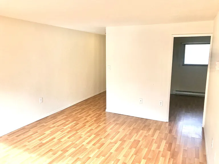 Mercer Vista Apartments — Photo 3