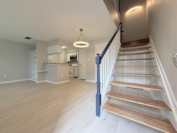 3rd image of 2120 El Paseo St APT 705