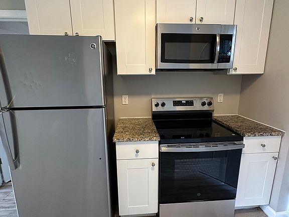 3rd image of 129 Cosey Beach Ave #Bb3