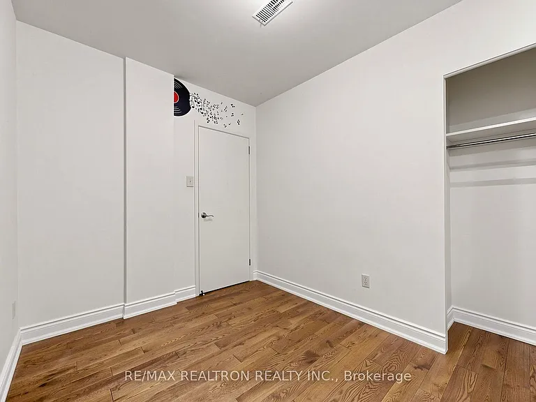 30 McGill St — Photo 24