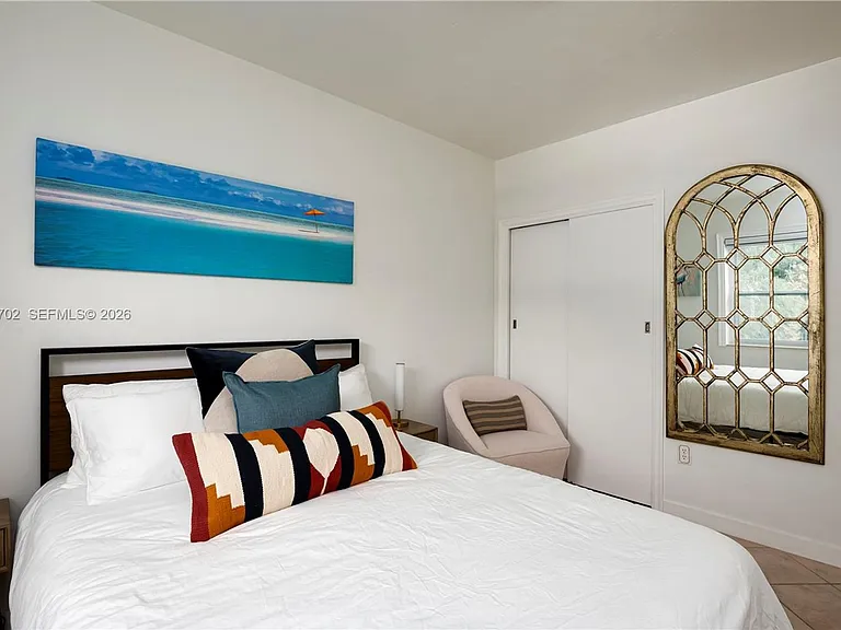 1745 SW 11th Ter #1745 — Photo 8