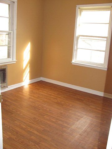 2nd image of 20 Bell St