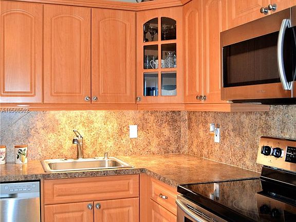 5th image of 1200 NE Miami Gardens Dr APT 419W